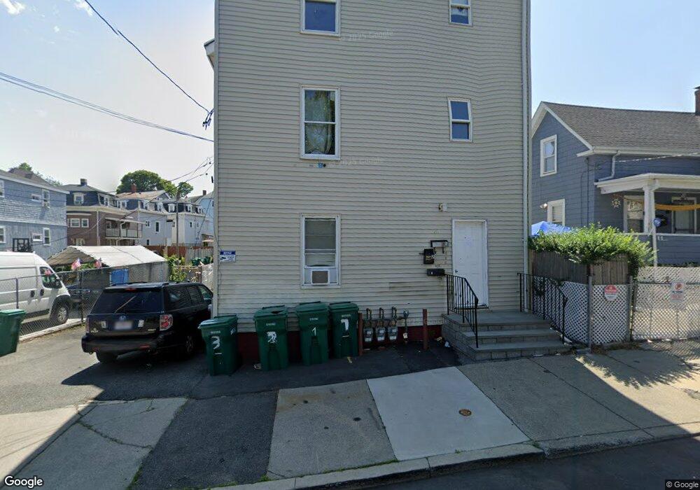 31 Acorn St, Lynn, MA 01902 - photo 1