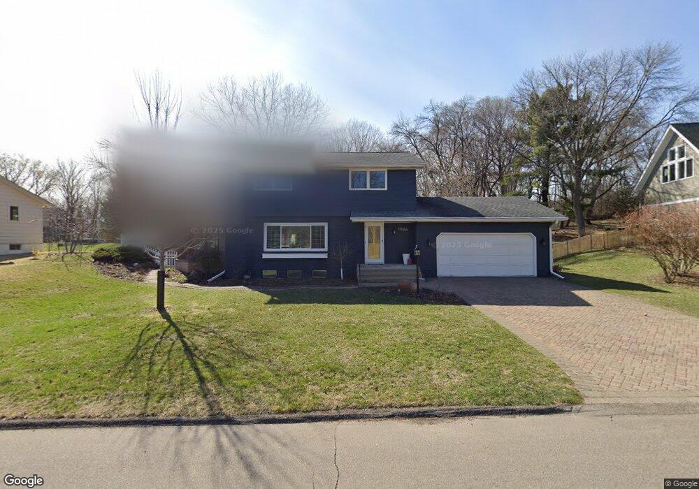 15126 Williston Ln, Minnetonka, MN 55345 - photo 1