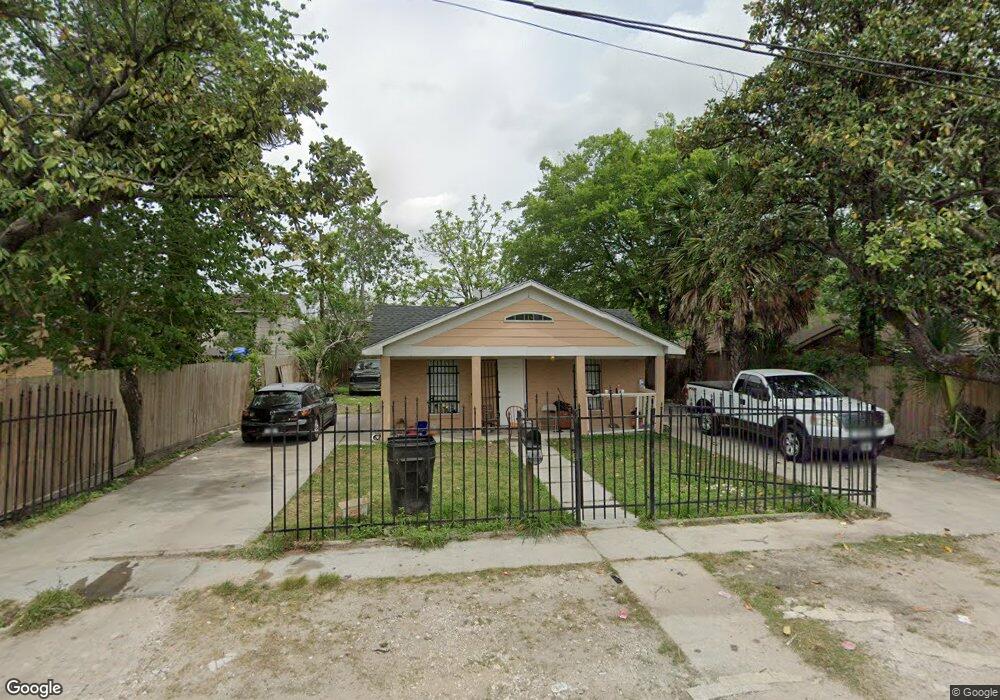 2819 Fairbanks St, Houston, TX 77026 - photo 1