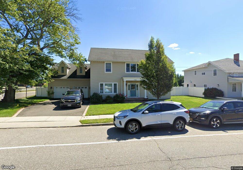 793 Seamans Neck Rd, Seaford, NY 11783 - photo 1