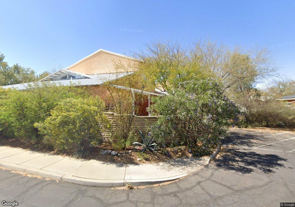 561 E Roger Rd, Tucson, AZ 85705 - photo 1