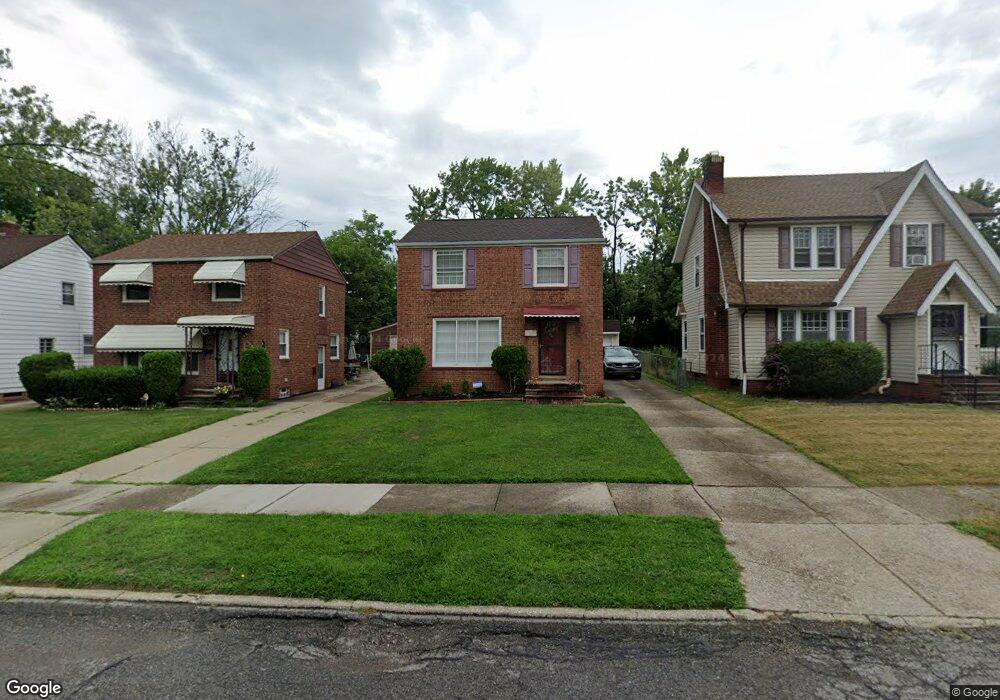 21101 Hillgrove Ave, Maple Heights, OH 44137 - photo 1