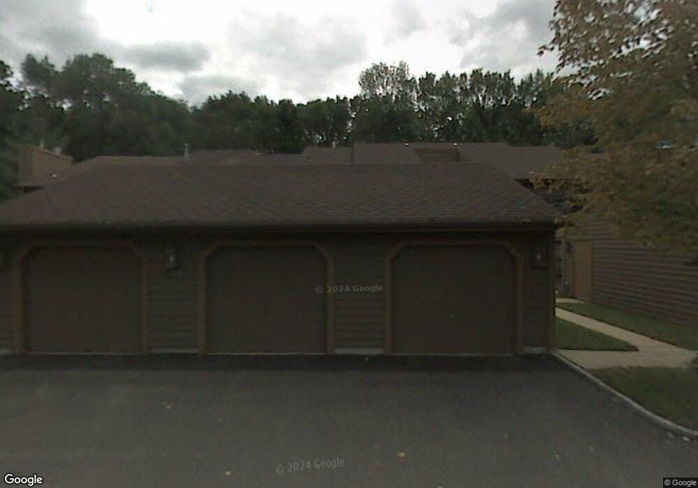 204 Hidden Hollow Ct, Edison, NJ 08820 - photo 1