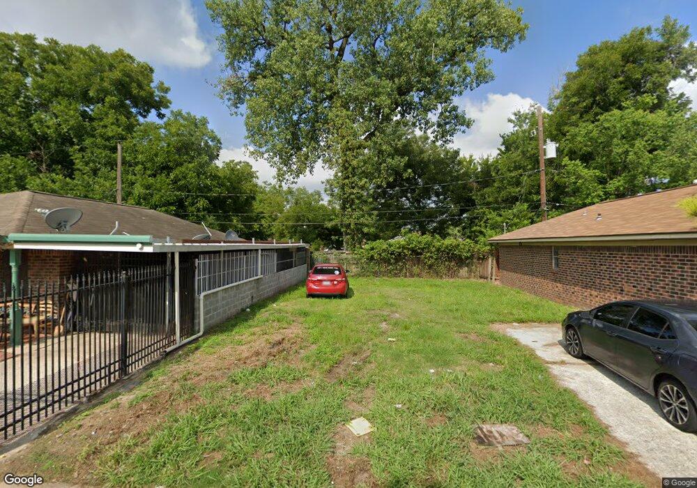 4523 Pecan Park Cir, Houston, TX 77018 - photo 1