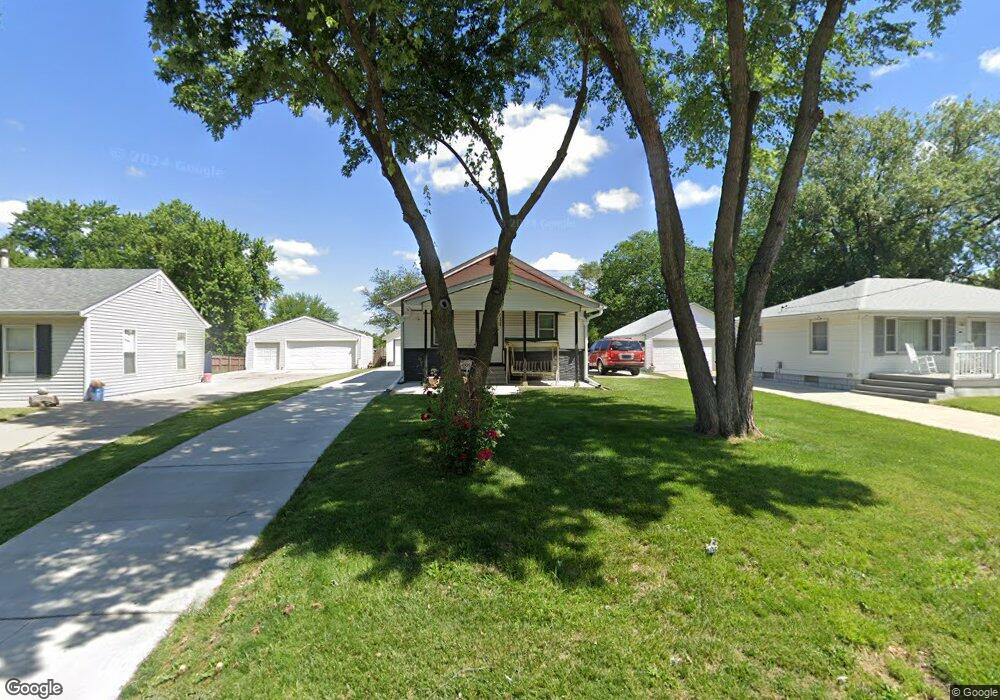 1448 E Creston Ave, Des Moines, IA 50320 - photo 1