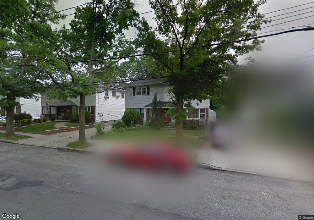 5726 Little Neck Pkwy, Little Neck, NY 11362 - photo 1