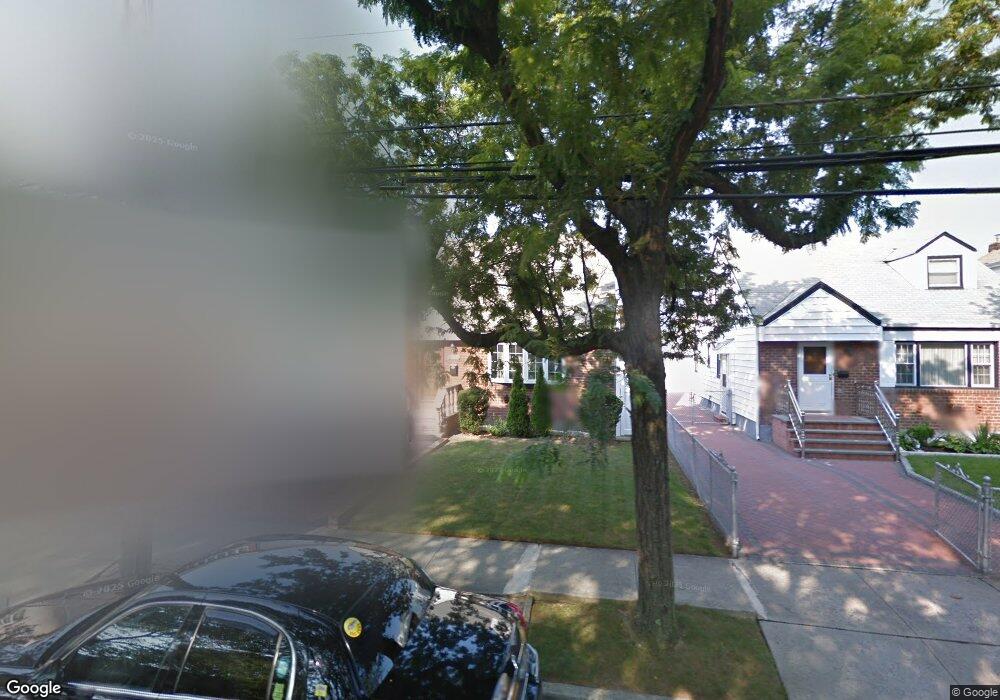 8250 268th St, Glen Oaks, NY 11004 - photo 1