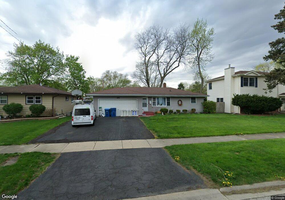 726 N Glenwood Place, Aurora, IL 60506 - photo 1