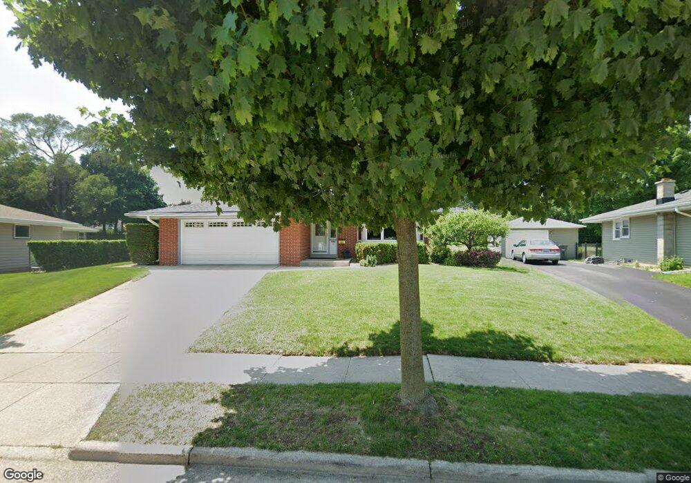 2002 Butler Dr, Waukesha, WI 53186 - photo 1