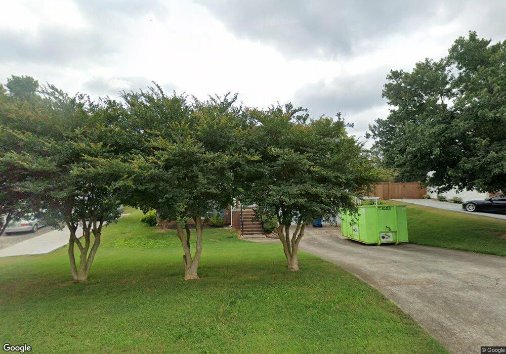 5451 Riverchase Dr, Flowery Branch, GA 30542 - photo 1