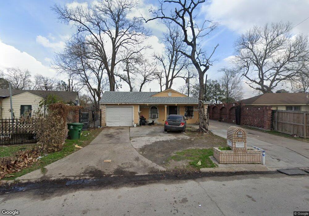 3051 Charter Oaks Dr, Houston, TX 77093 - photo 1