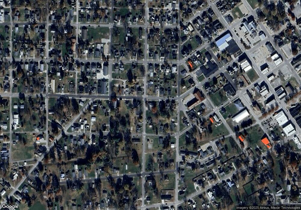 425 W 3rd St, Bicknell, IN 47512 - photo 1