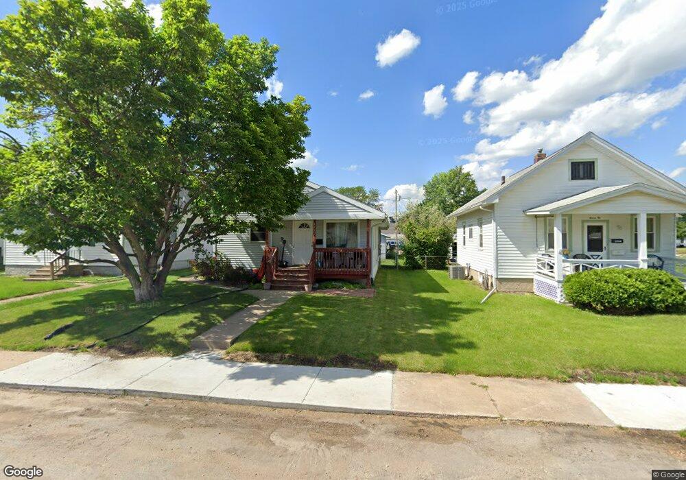 1112 I Ave NW, Cedar Rapids, IA 52405 - photo 1