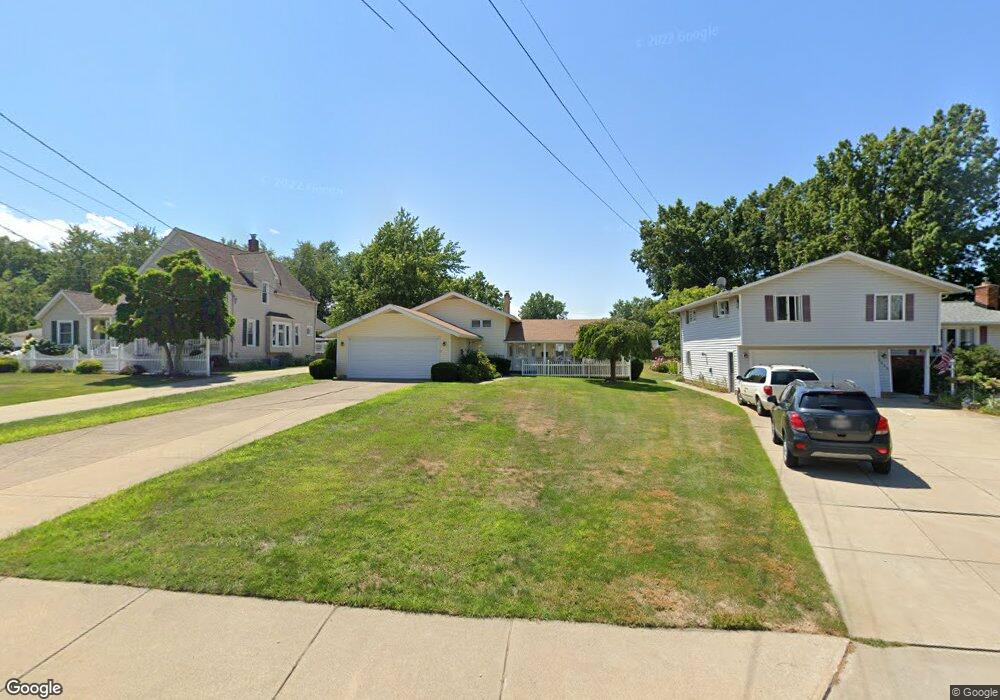 1826 Rockefeller Rd, Wickliffe, OH 44092 - photo 1