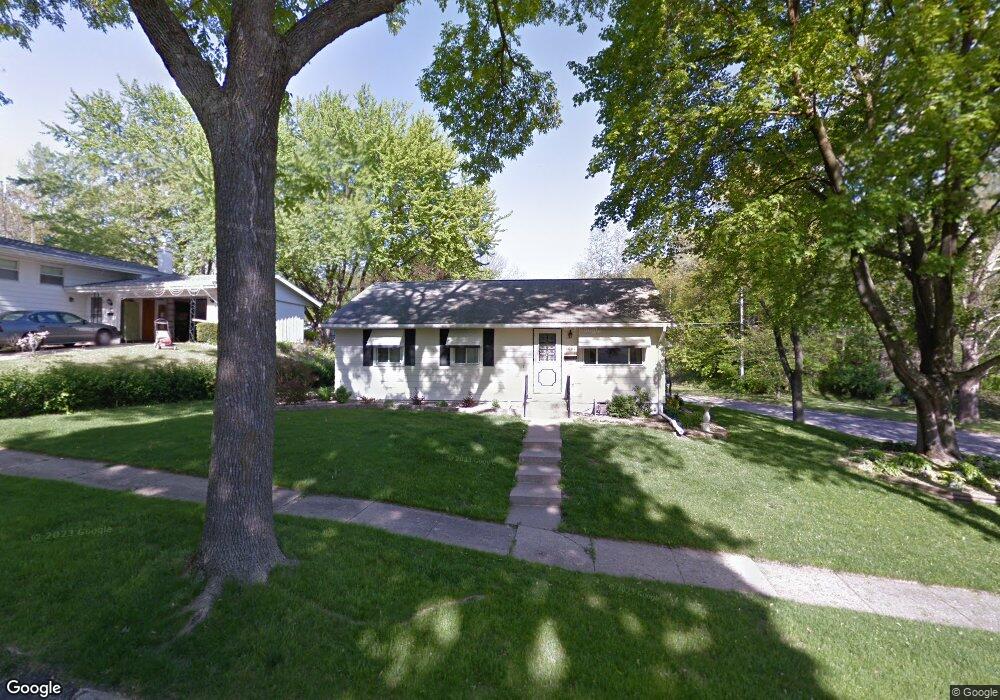 1001 Cheyenne Rd NW, Cedar Rapids, IA 52405 - photo 1