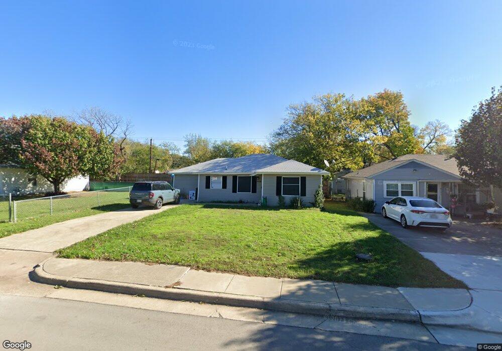 609 SW 5th St, Grand Prairie, TX 75051 - photo 1