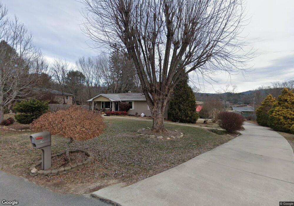 144 Wynnbrook Dr, Hendersonville, NC 28792 - photo 1