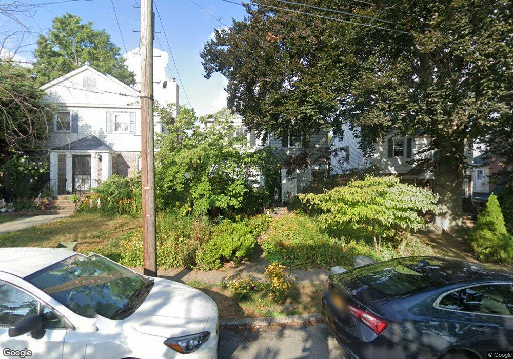 8236 166th St, Jamaica, NY 11432 - photo 1