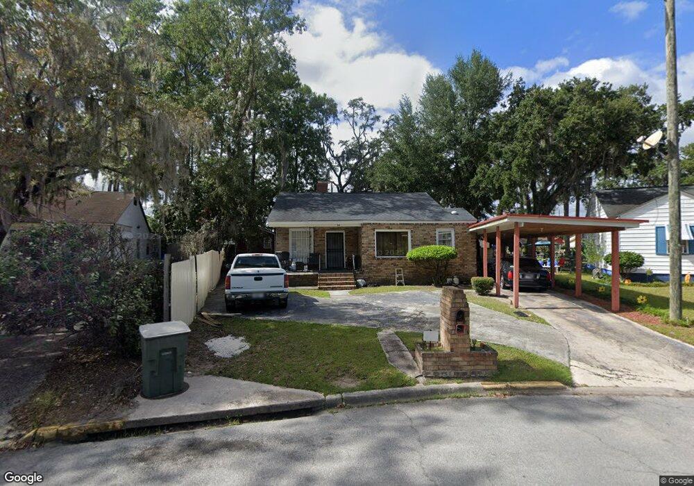 422 N Baldwin Cir, Savannah, GA 31405 - photo 1