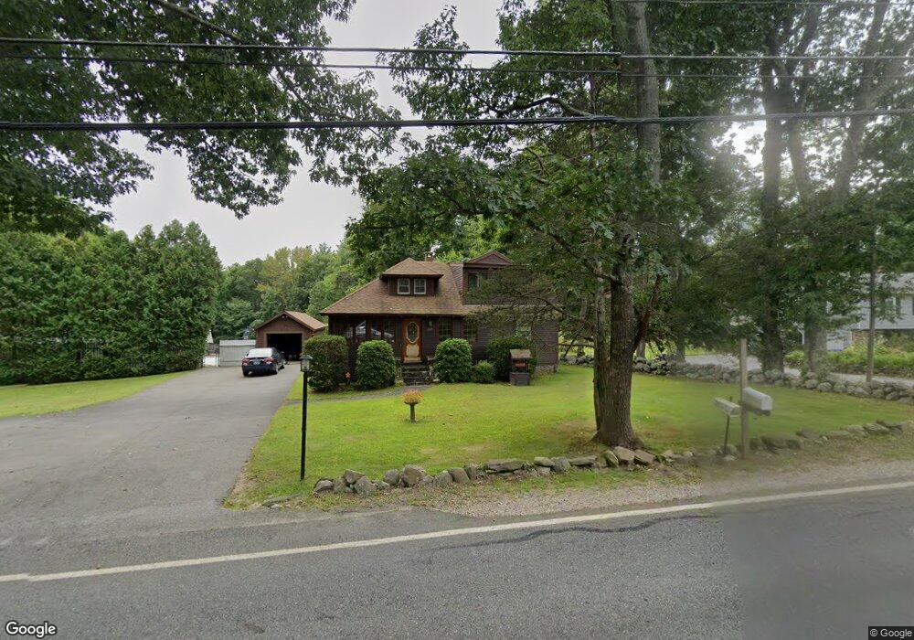 137 Central St, East Hampstead, NH 03826 - photo 1