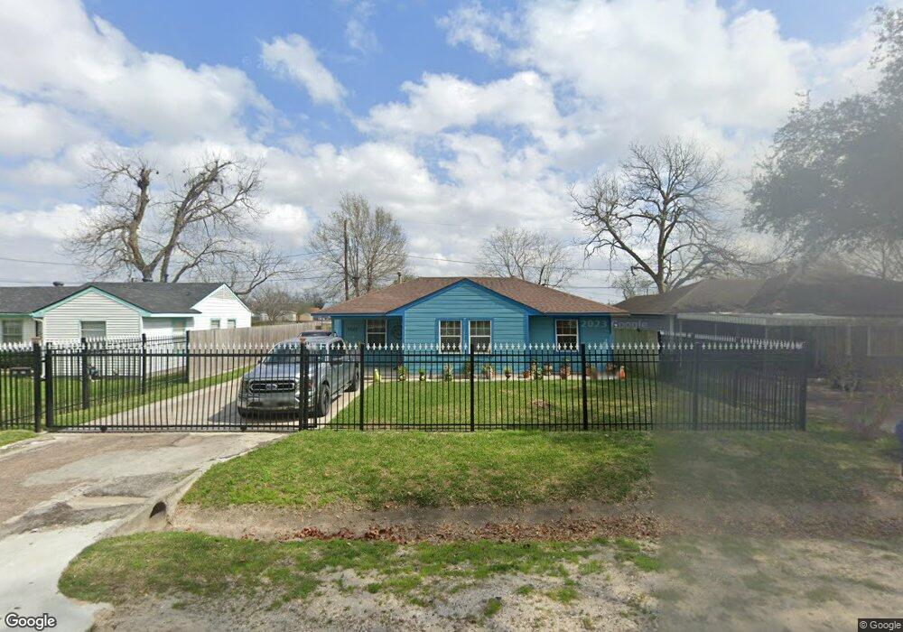 9222 Highlawn St, Houston, TX 77022 - photo 1