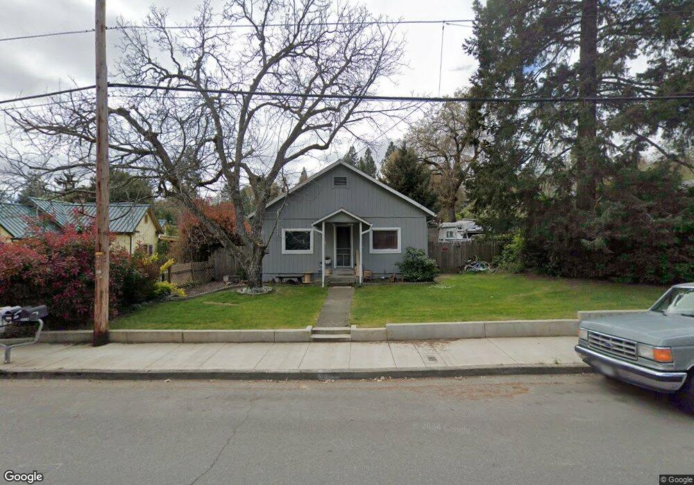 1111 NW B St, Grants Pass, OR 97526 - photo 1