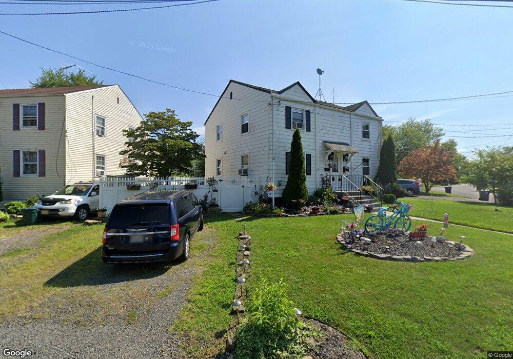 634 Crescent Dr, Bound Brook, NJ 08805 - photo 1