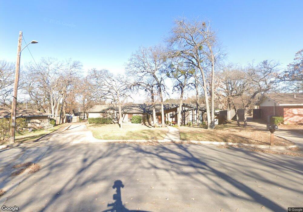 33 Devonshire Dr, Bedford, TX 76021 - photo 1