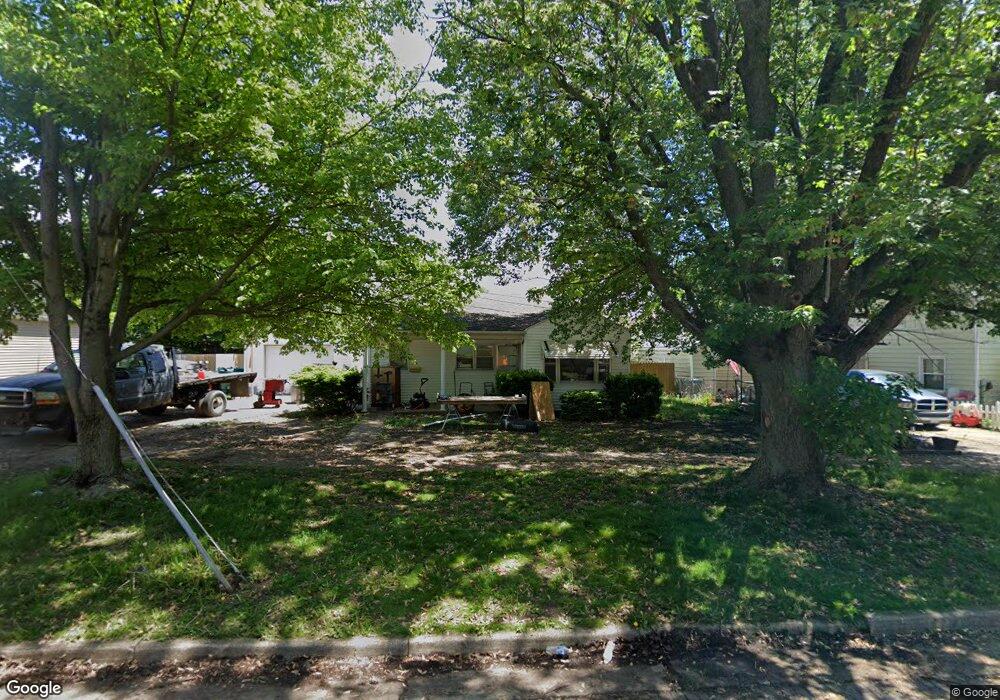 512 S 13th St, Mattoon, IL 61938 - photo 1