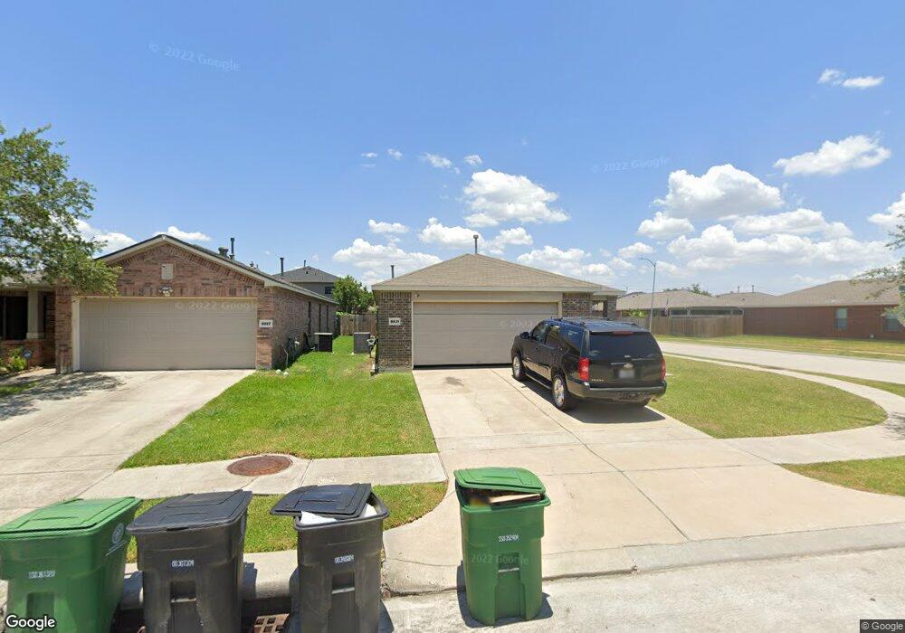 8831 Spurflower Path Ln, Houston, TX 77075 - photo 1