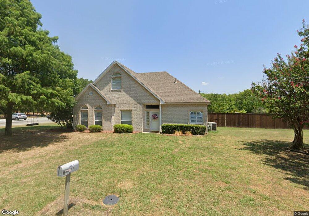 1300 S Howeth St, Gainesville, TX 76240 - photo 1