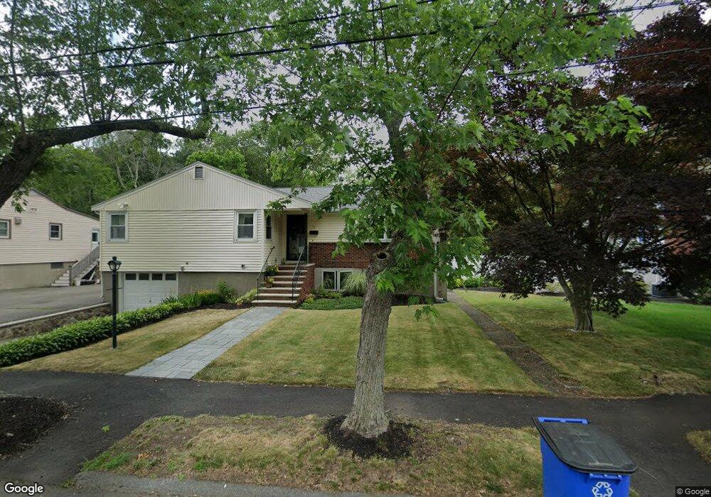 11 Meadowbrook Rd, Saugus, MA 01906 - photo 1