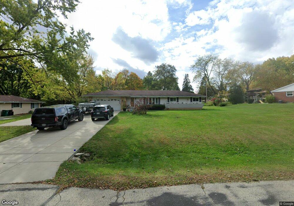 N70W13817 Brentwood Dr, Menomonee Falls, WI 53051 - photo 1