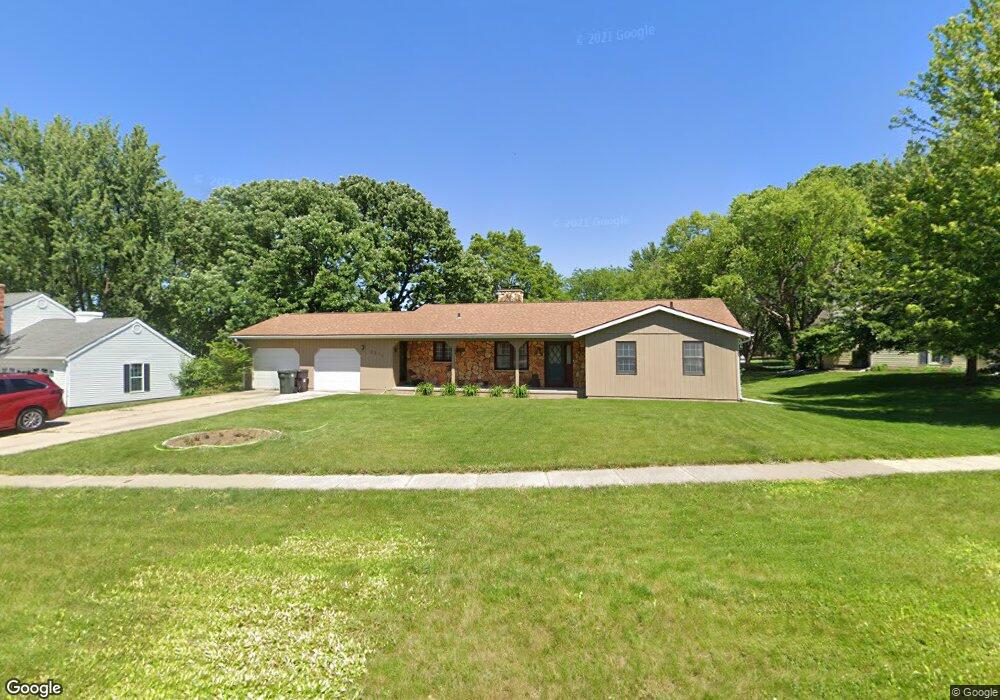 2413 Minnetonka Dr, Cedar Falls, IA 50613 - photo 1