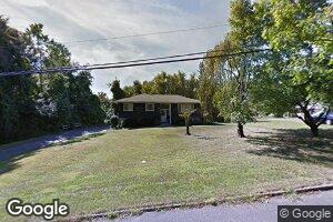 8 Stonegate Rd, Valhalla, NY 10595