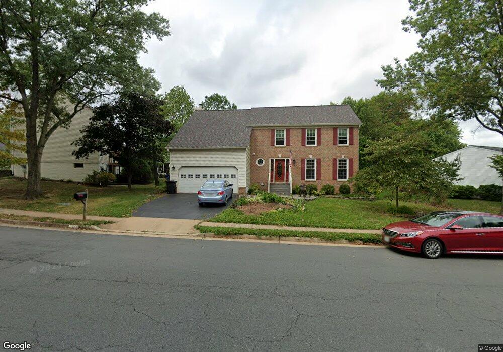 3124 Nestlewood Dr, Herndon, VA 20171 - photo 1