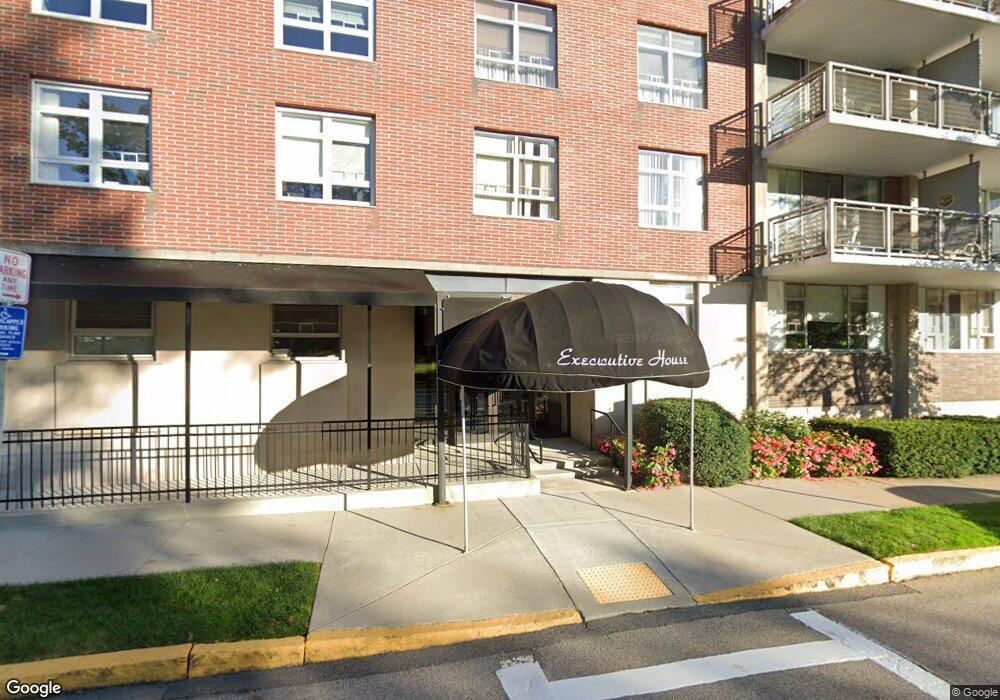 Executive House unit 807, Worcester, MA 01609 - photo 1