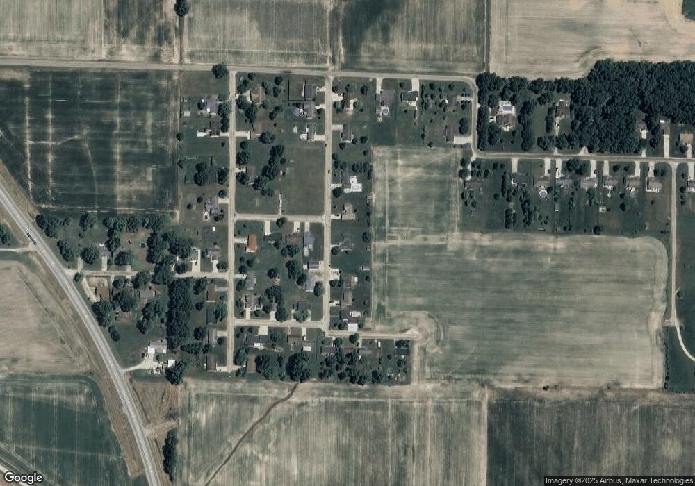 9880 N Country Dr, Effingham, IL 62401 - photo 1