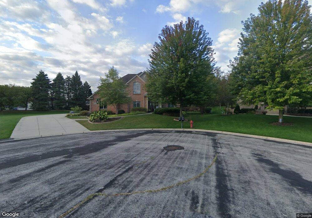 N72W15143 Paseo Cir, Menomonee Falls, WI 53051 - photo 1