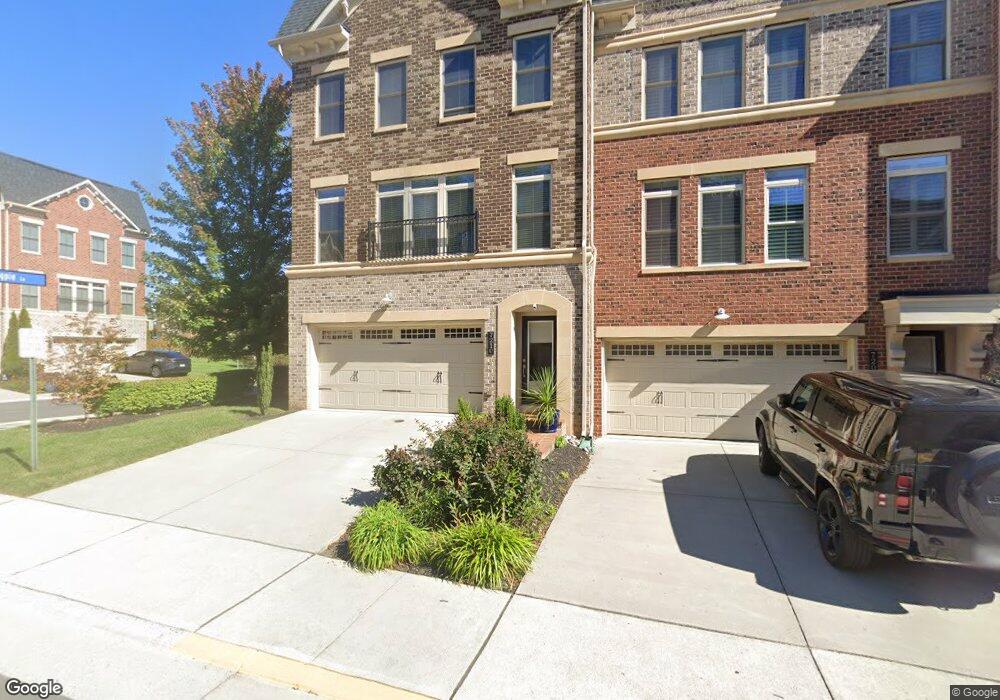 7210 Holywell Ln, Falls Church, VA 22043 - photo 1