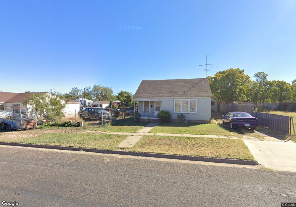 704 E 15th St, Big Spring, TX 79720 - photo 1