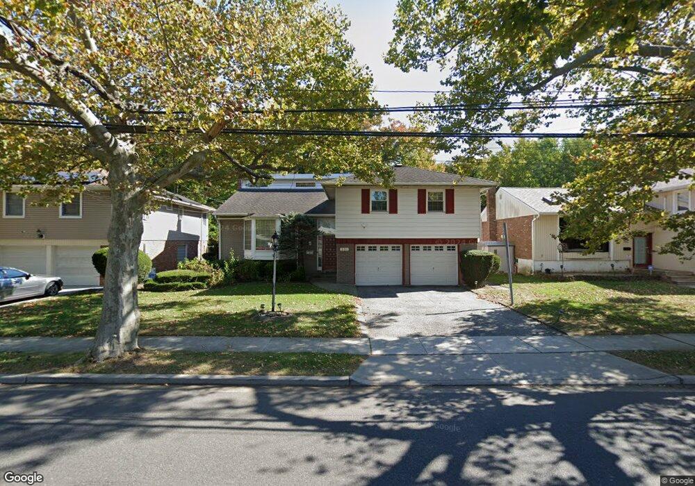 251 Hungry Harbor Rd, Valley Stream, NY 11581 - photo 1