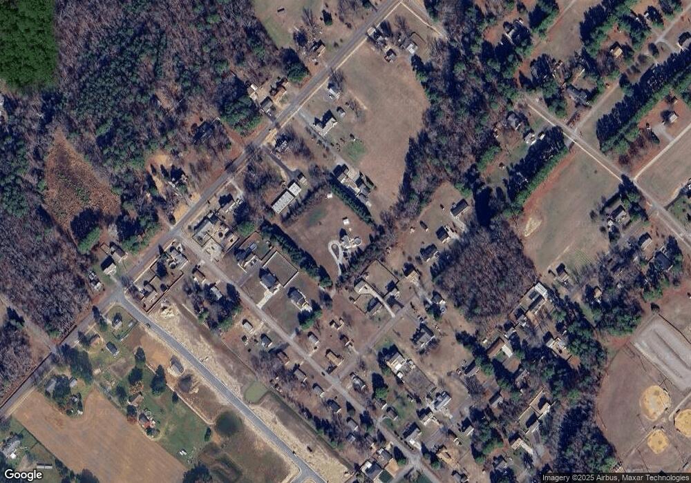 1155 E Magnolia Ave, West Point, VA 23181 - photo 1