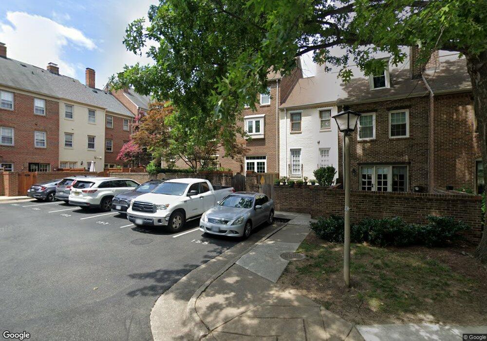 708 W Abingdon Ct, Alexandria, VA 22314 - photo 1