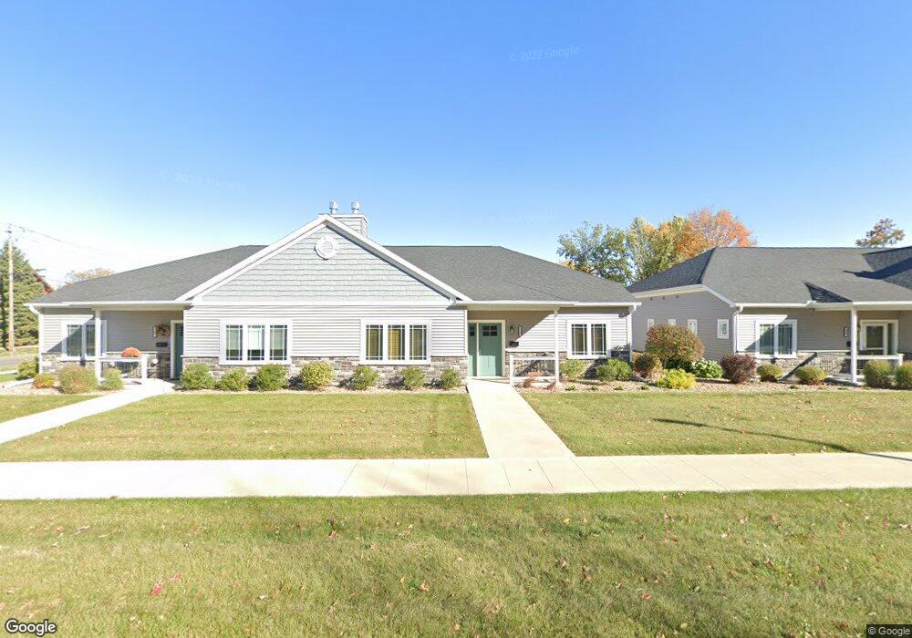320 E 4th St N, Newton, IA 50208 - photo 1