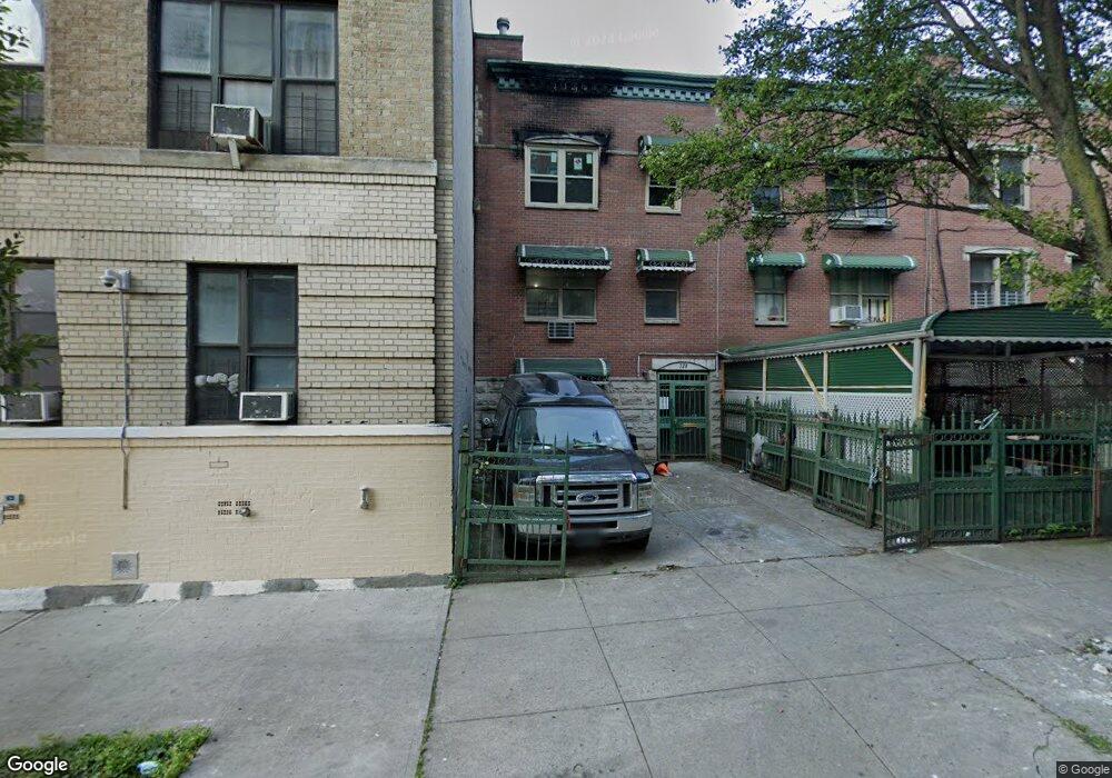 728 Garden St, Bronx, NY 10457 - photo 1