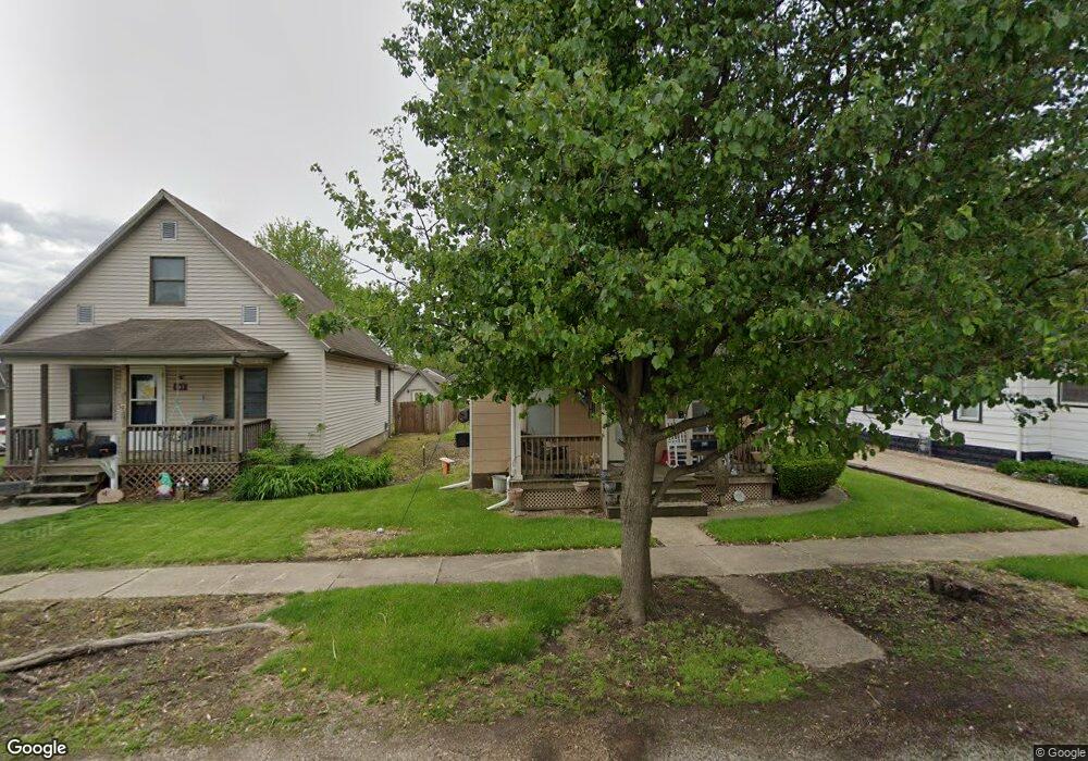 725 Wichita Ave, Lincoln, IL 62656 - photo 1