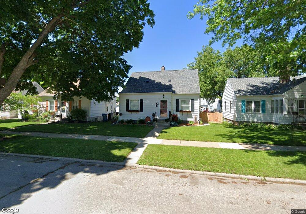 927 Byron Ave, Waterloo, IA 50702 - photo 1