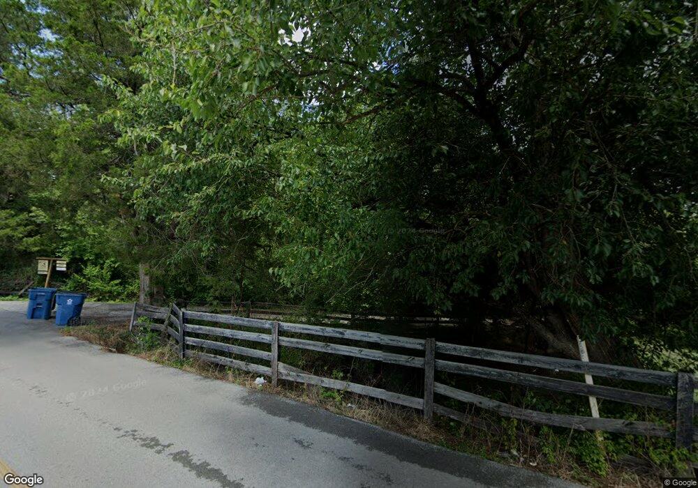 987 Beaumont Ave, Harrodsburg, KY 40330 - photo 1