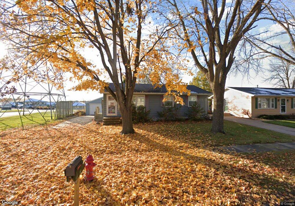 1200 Valley Park St, Marion, IA 52302 - photo 1